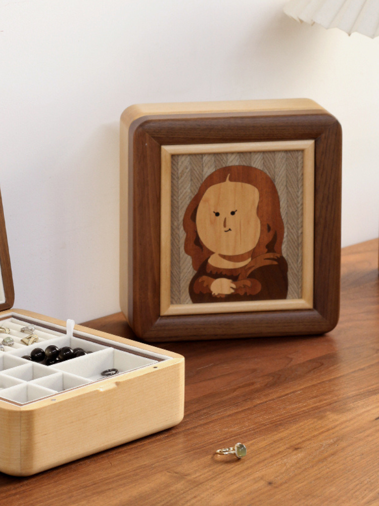 Mona's Box